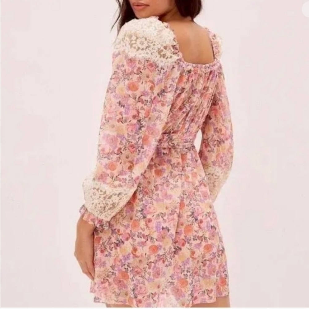 For love and lemons Gardenia floral robe dress pink small NWT - Picture 3 of 11